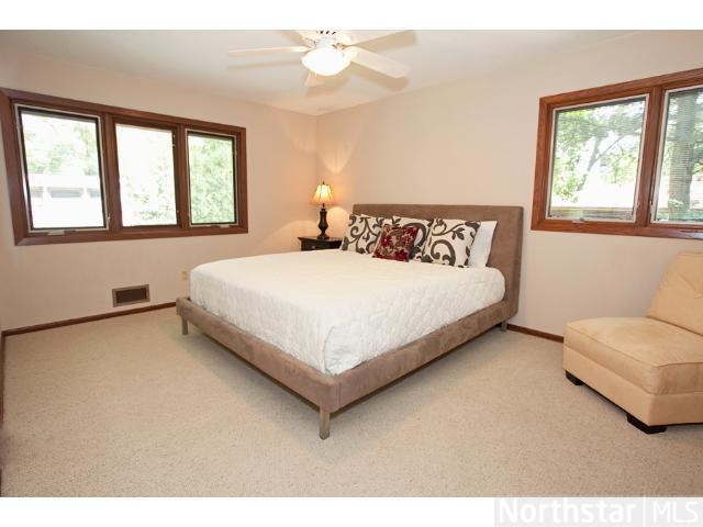 1681 County Rd C2 West Roseville, MN 55113 - Photo 5 of 18 Gallery Image 5
