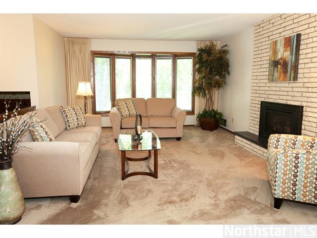 1681 County Rd C2 West Roseville, MN 55113 - Photo 8 of 18 Gallery Image 8