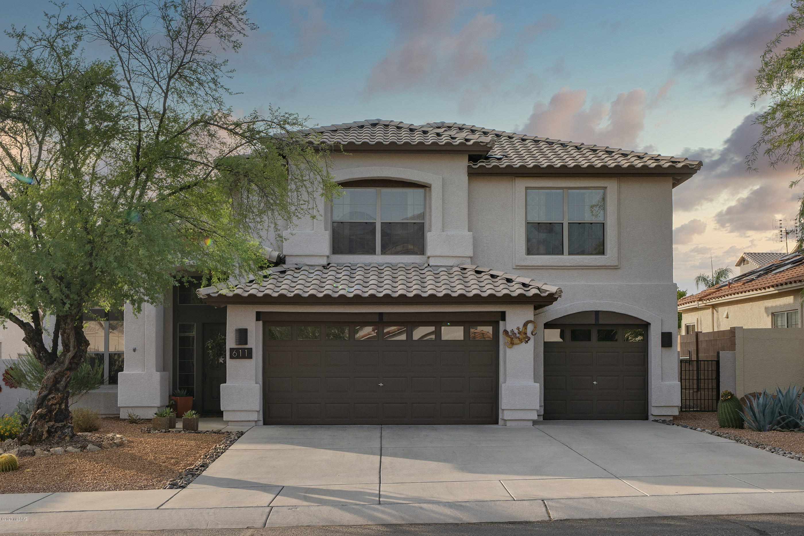 611 Bridal Veil Falls Road Tucson, AZ 85755 - Photo 2 of 37