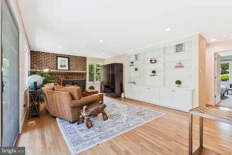 $2,389,800 | 6952 Kyleakin Court, McLean, VA 22101
