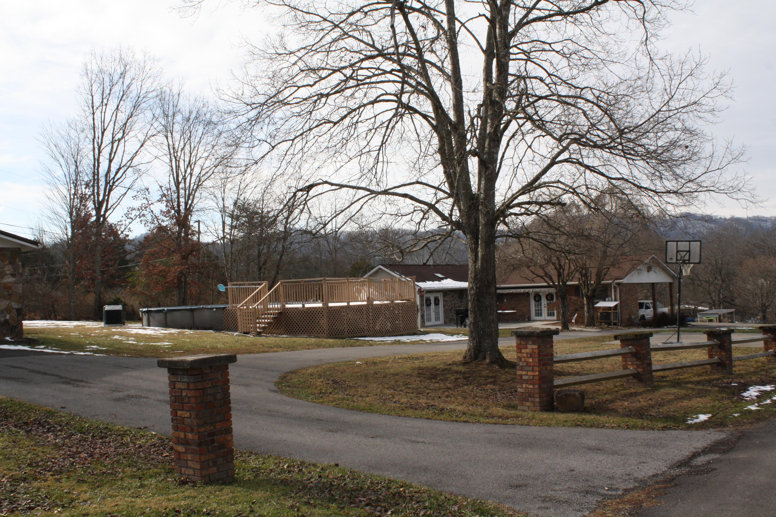 62 Howards Branch Road Hinton, WV 25951 - Photo 10 of 53 IMG_0256