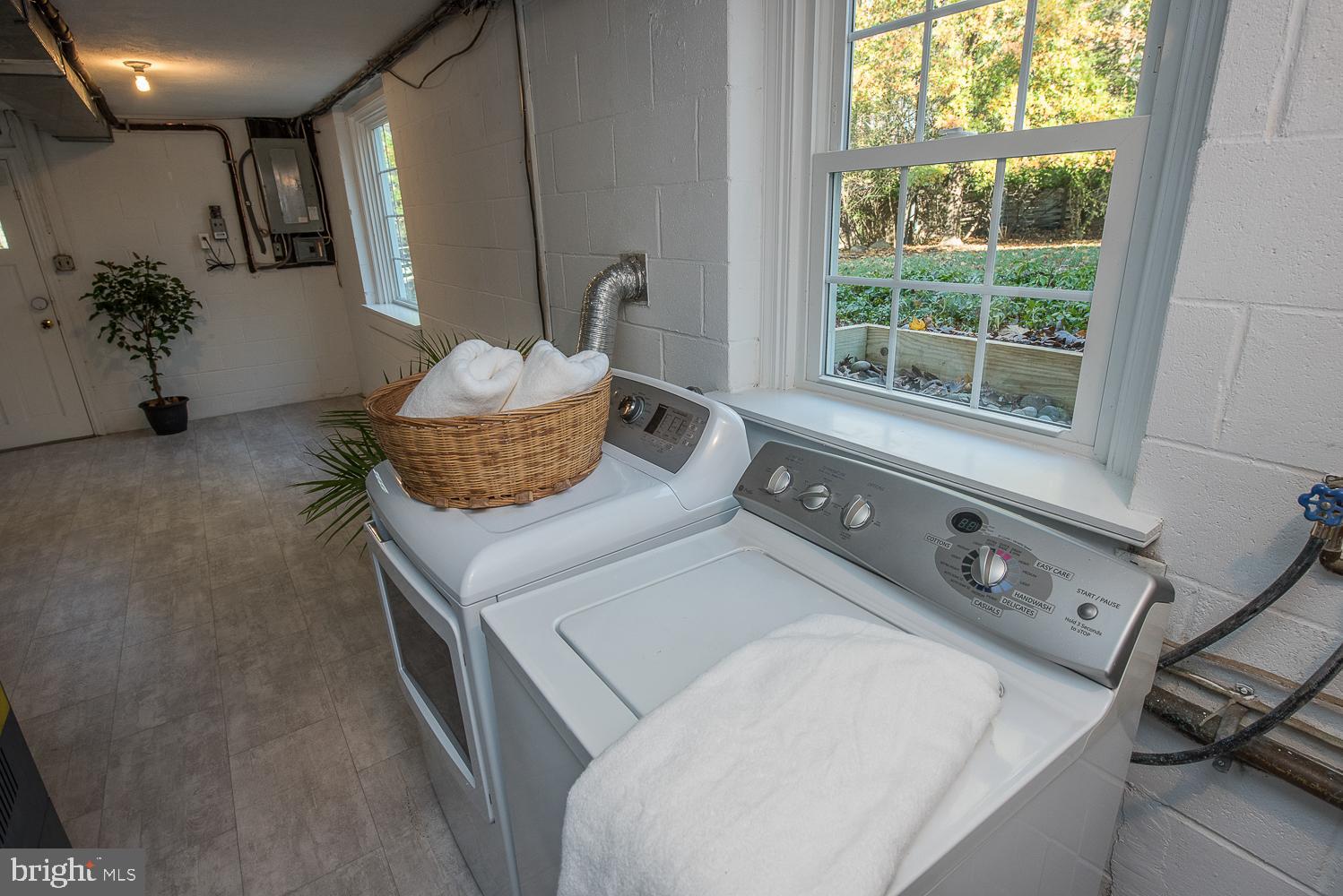 135 Grubb Road Malvern, PA 19355 - Photo 39 of 45 Laundry room