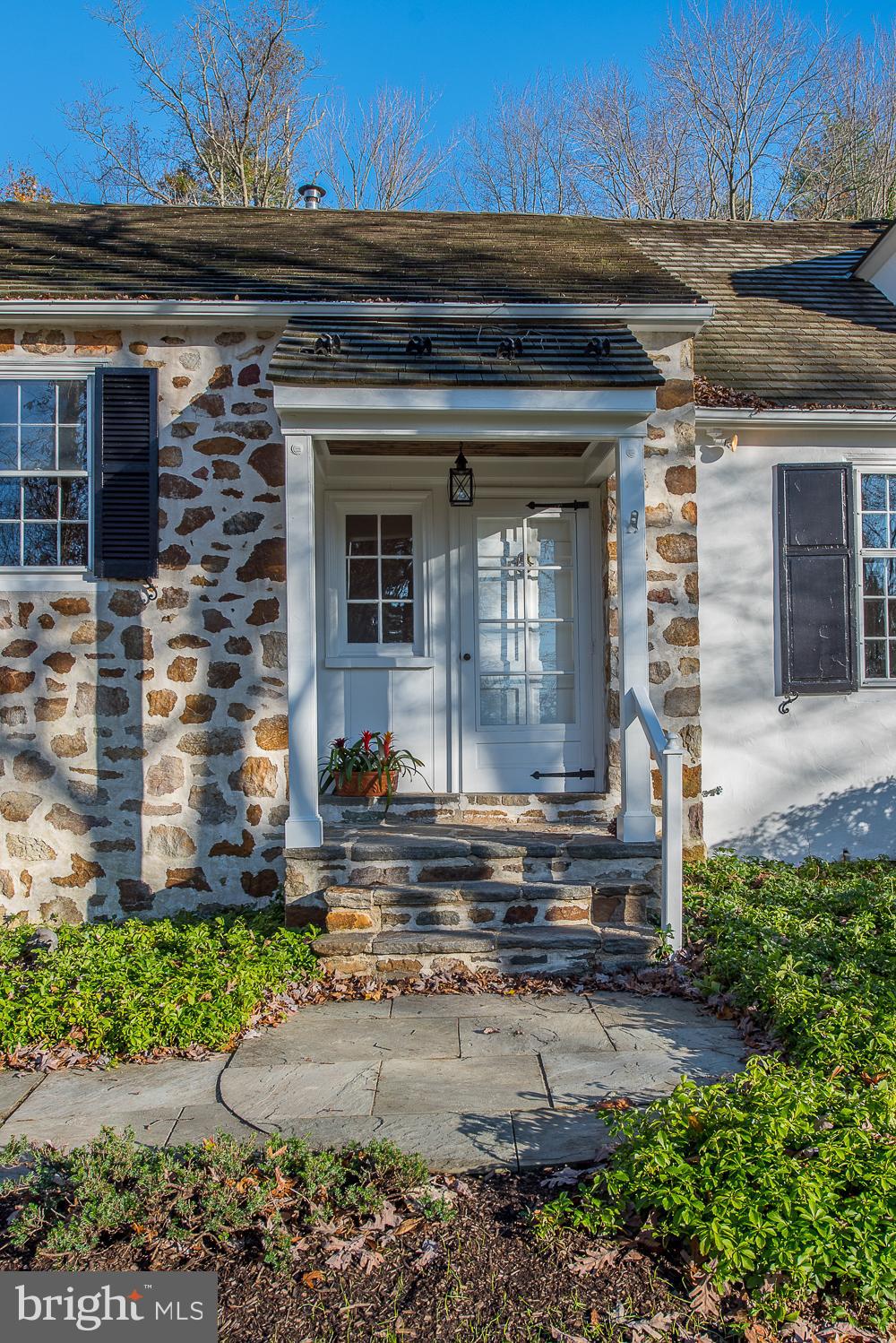 135 Grubb Road Malvern, PA 19355 - Photo 5 of 45 Front Portico