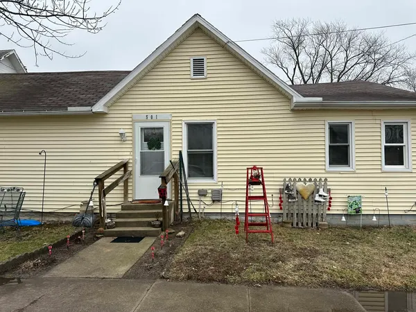 $140,000 | 501 3rd Street, Villa Grove, IL 61956