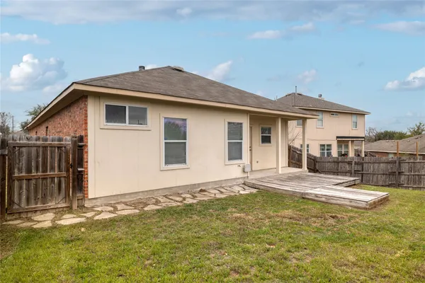 $2,000 | 1740 Amberwood Loop, Kyle, TX 78640