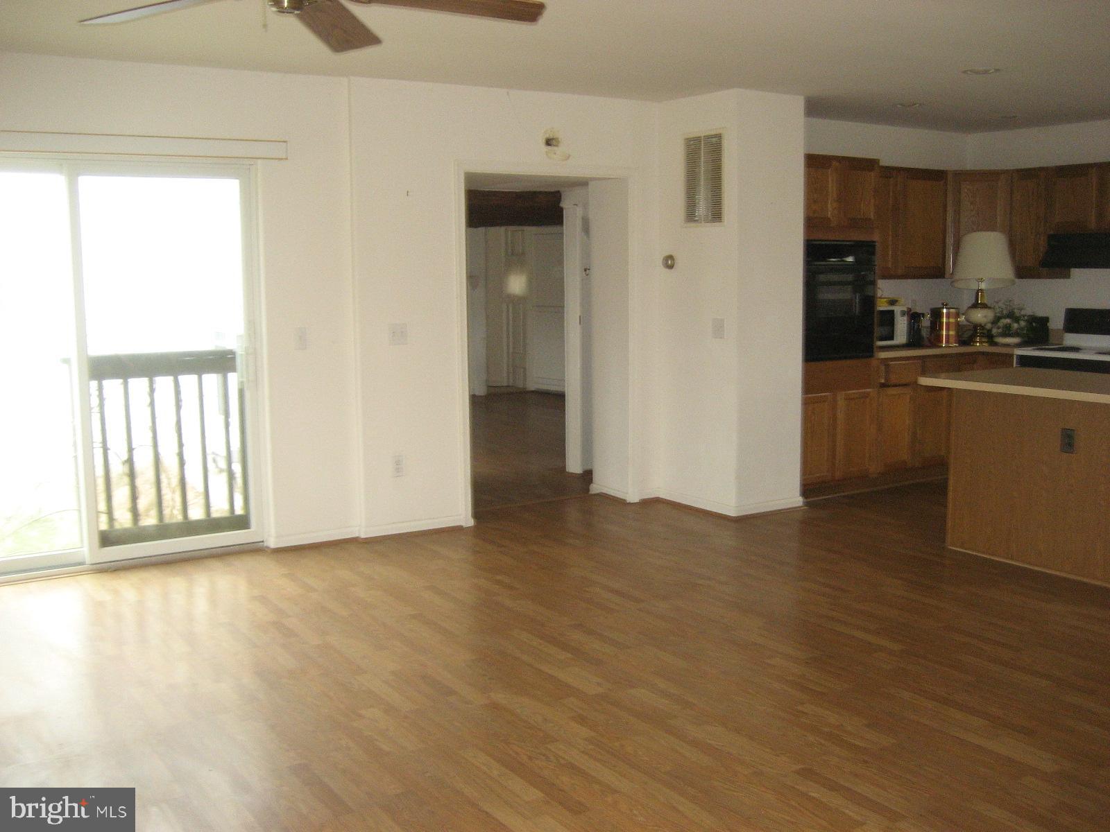 5856 Moore Road Marshall, VA 20115 - Photo 18 of 62 Family room off kitchen
