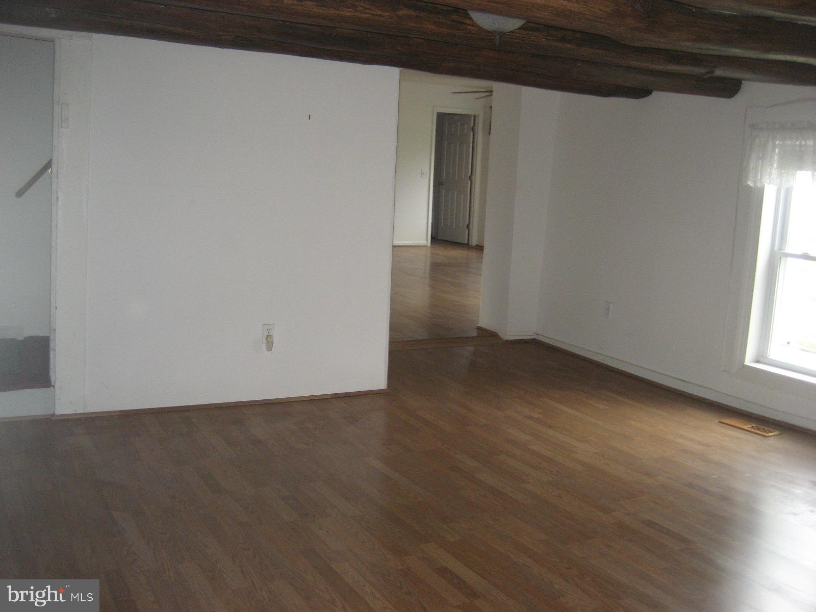 5856 Moore Road Marshall, VA 20115 - Photo 24 of 62 Living room