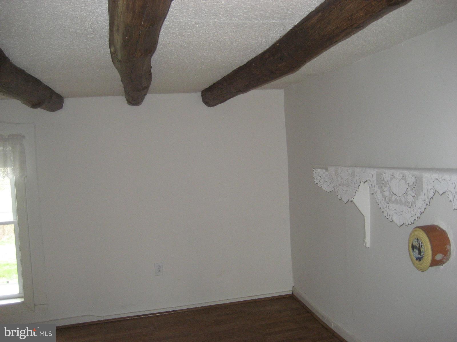 5856 Moore Road Marshall, VA 20115 - Photo 26 of 62 Living room