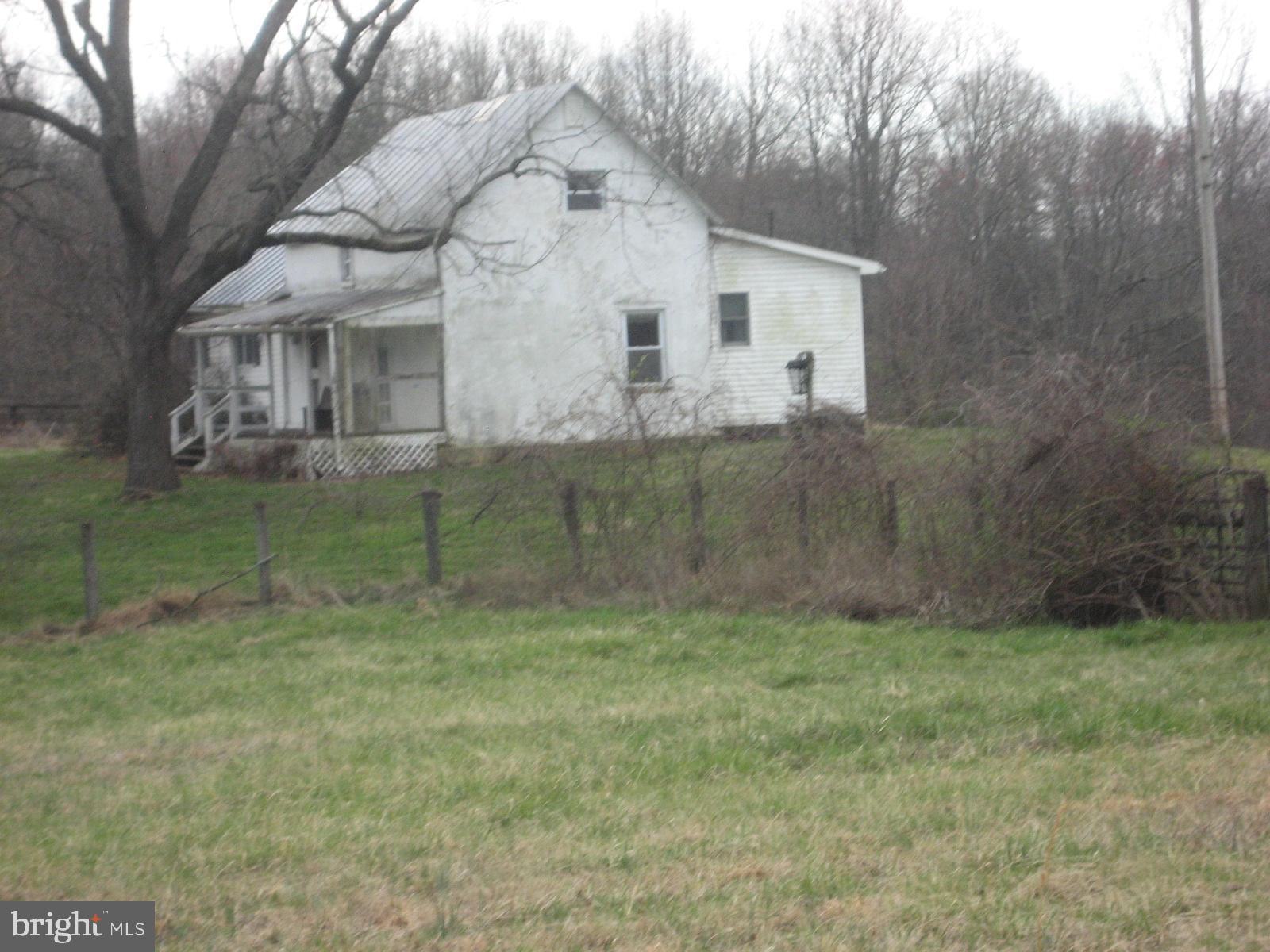 5856 Moore Road Marshall, VA 20115 - Photo 8 of 62 view from right