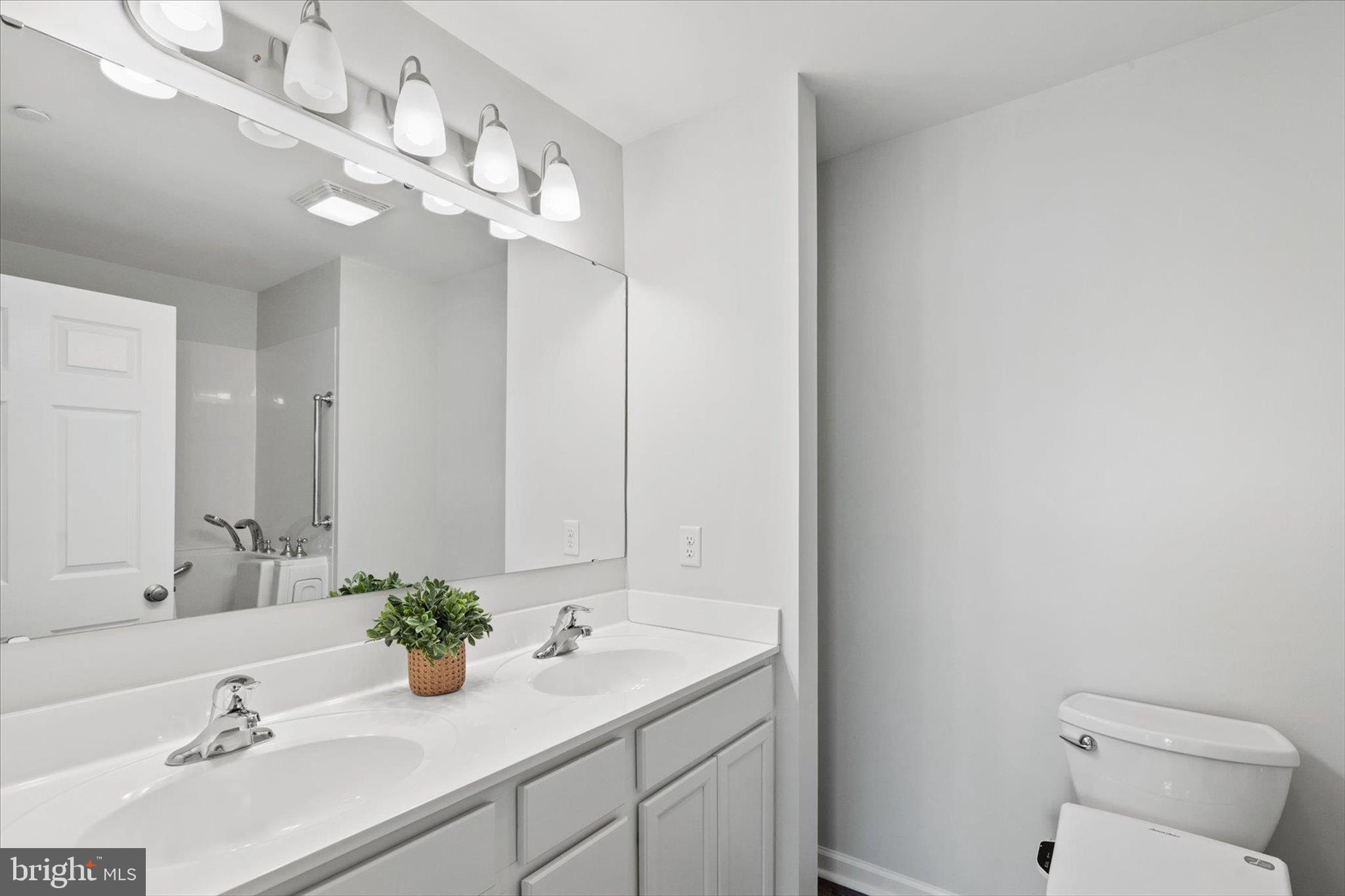 9162 Peerless Road Bishopville, MD 21813 - Photo 19 of 31 Primary Bathroom