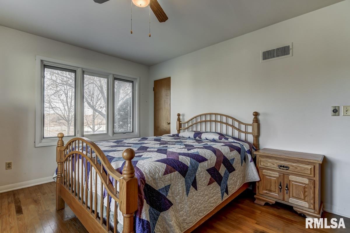 2802 West Jefferson Street Springfield, IL 62702 - Photo 32 of 50
