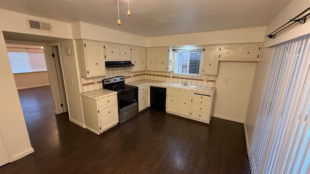 3725 East Hampton Way Fresno, CA 93726 - Photo 4 of 14