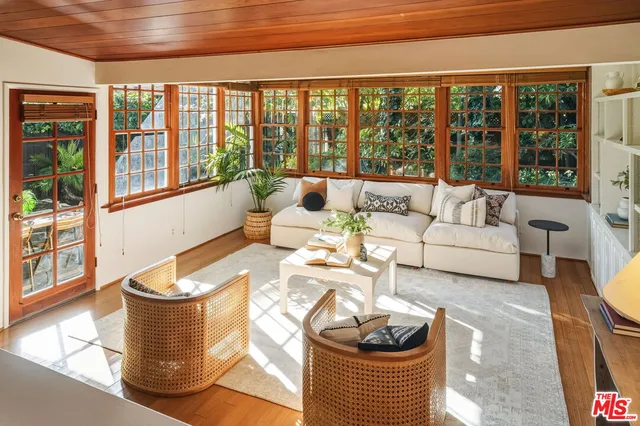 $1,335,000 | 5351 Lemona Avenue, Sherman Oaks, CA 91411