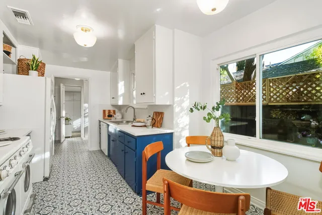 $1,335,000 | 5351 Lemona Avenue, Sherman Oaks, CA 91411