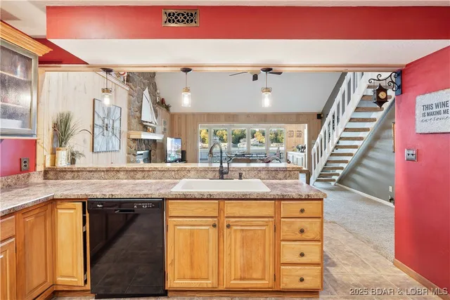 $765,000 | 144 Oak Manor Circle, Sunrise Beach, MO 65079