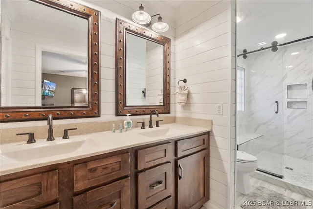 $765,000 | 144 Oak Manor Circle, Sunrise Beach, MO 65079