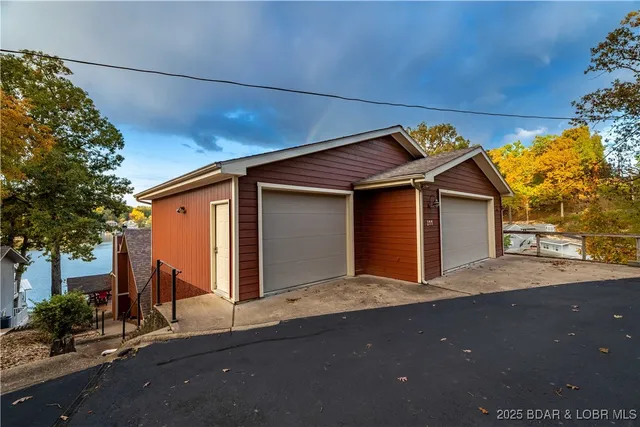 $765,000 | 144 Oak Manor Circle, Sunrise Beach, MO 65079