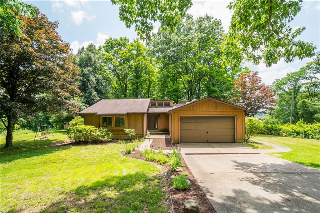 6 King Road McDonald, PA 15057 - Photo 2 of 35