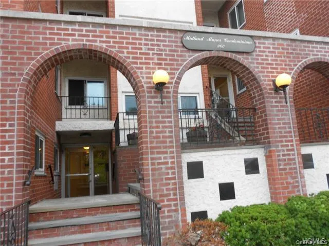 $303,097 | 900 Midland Avenue, Unit 3G, Yonkers, NY 10704