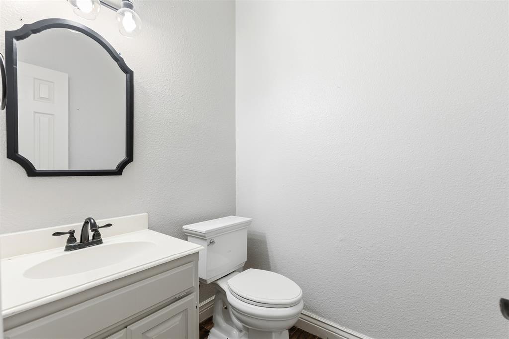 1108 Ridgeview Drive Sherman, TX 75090 - Photo 15 of 40 Half bath off of the kitchen