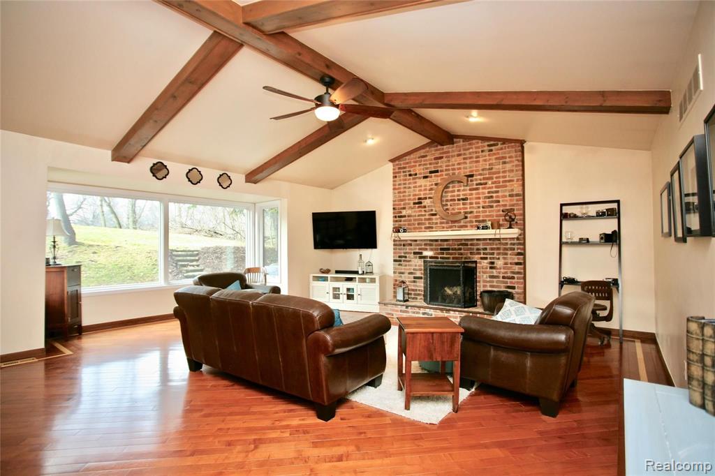 877 Stanford Court Rochester Hills, MI 48309 - Photo 2 of 17