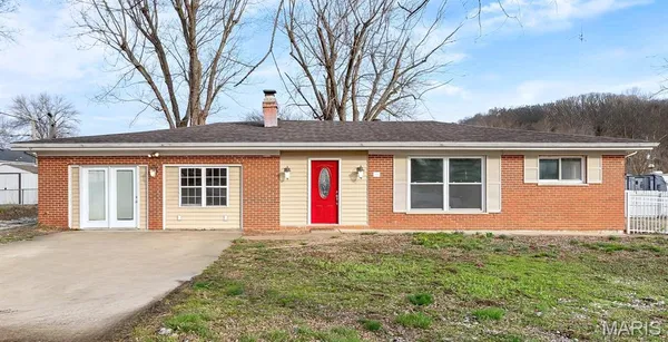 $216,000 | 105 Lavernel Drive, Fenton, MO 63026