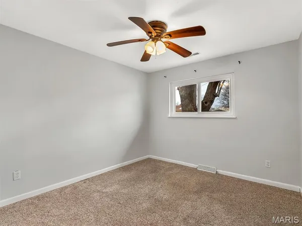 $216,000 | 105 Lavernel Drive, Fenton, MO 63026