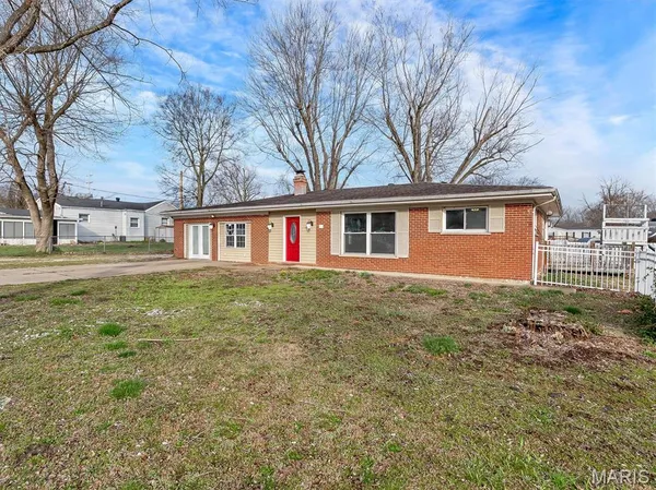 $216,000 | 105 Lavernel Drive, Fenton, MO 63026