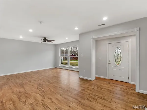 $216,000 | 105 Lavernel Drive, Fenton, MO 63026