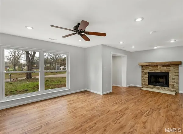 $216,000 | 105 Lavernel Drive, Fenton, MO 63026