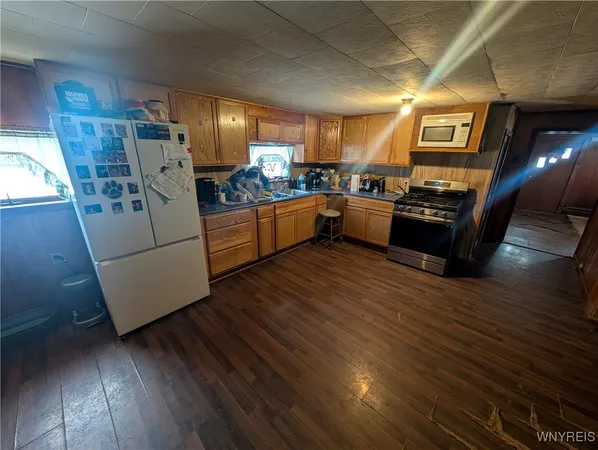 $39,900 | 122 West Main Street, Hume, NY 14735
