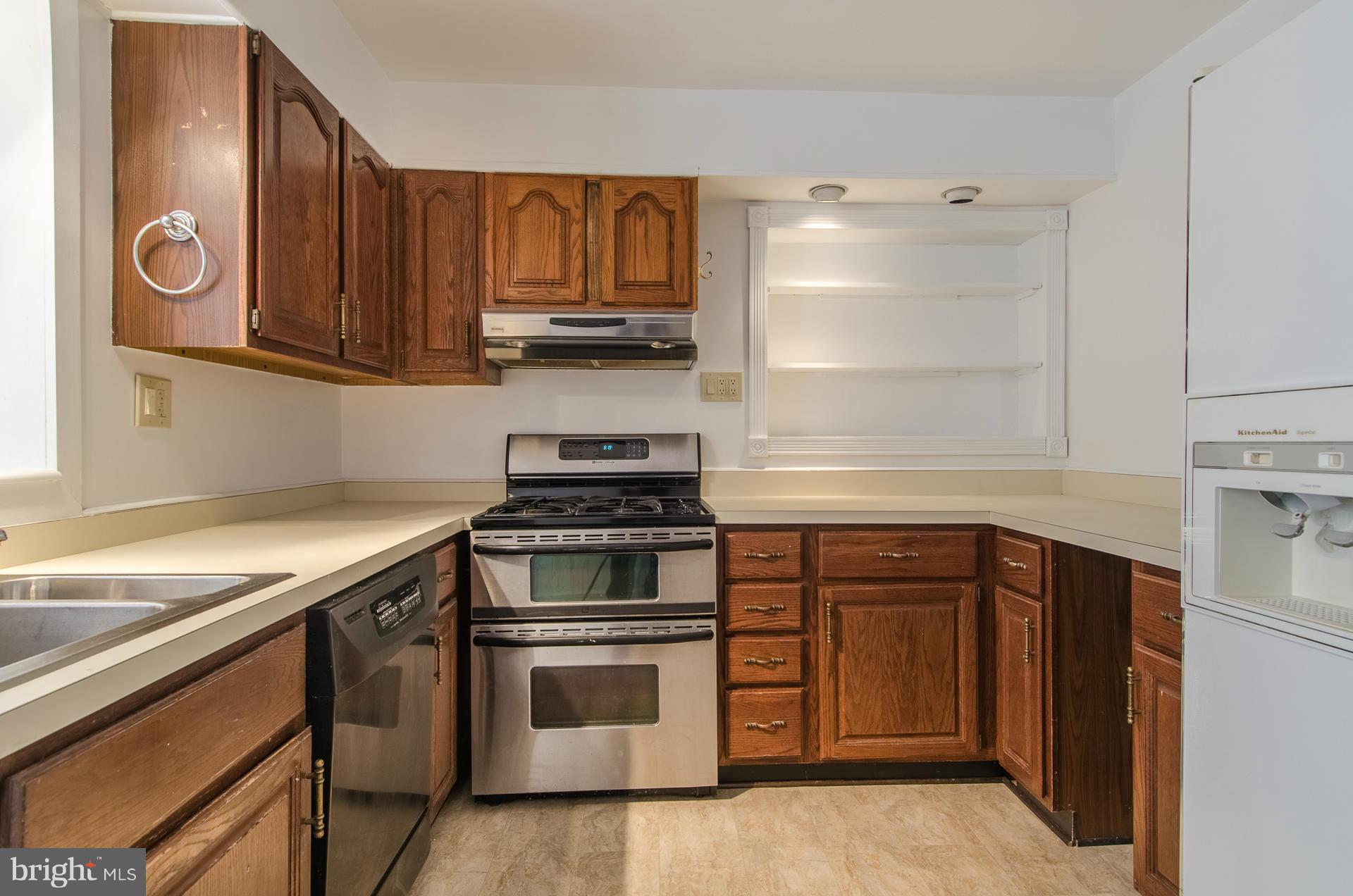 2820 Munster Road Baltimore, MD 21234 - Photo 8 of 30 Kitchen