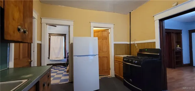 $1,000 | 508 27th Street, Niagara Falls, NY 14301