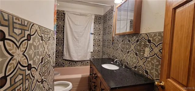 $1,000 | 508 27th Street, Niagara Falls, NY 14301