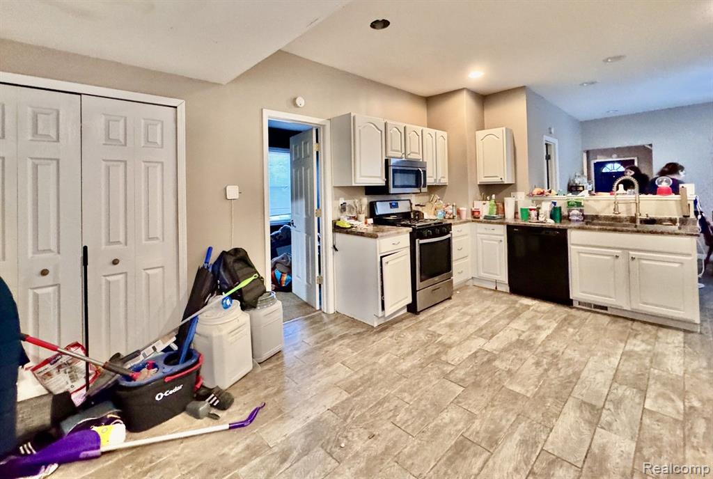 7583 Henry Street Center Line, MI 48015 - Photo 10 of 20