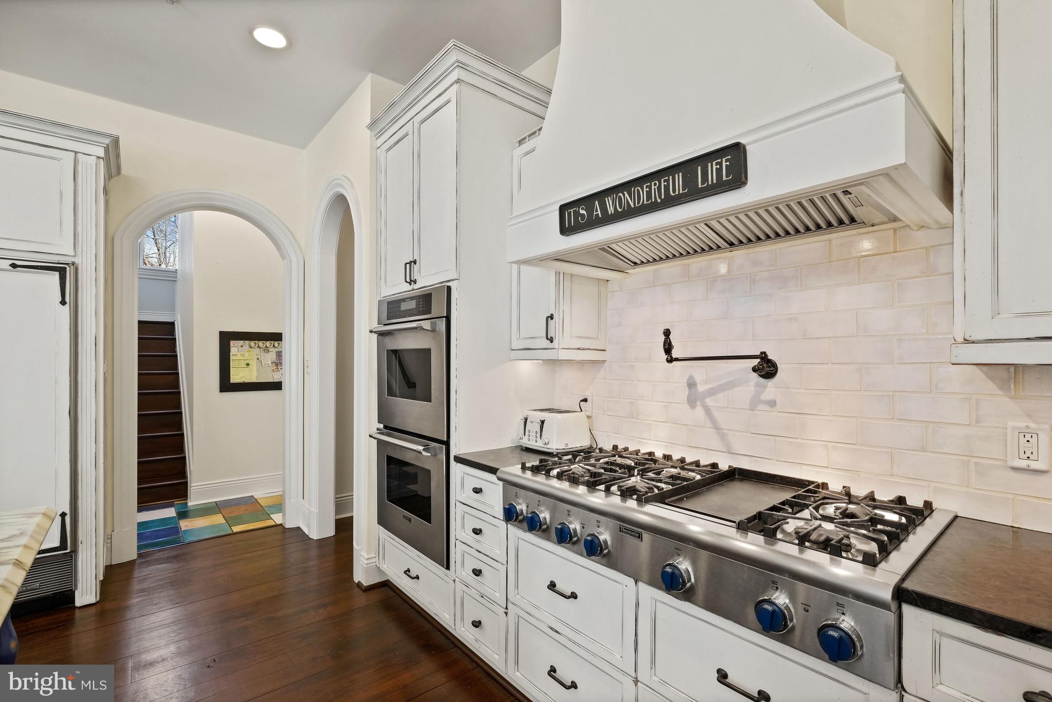 17210 Dr Bird Road Silver Spring, MD 20906 - Photo 20 of 93 7 Burner Thermador Cooktop