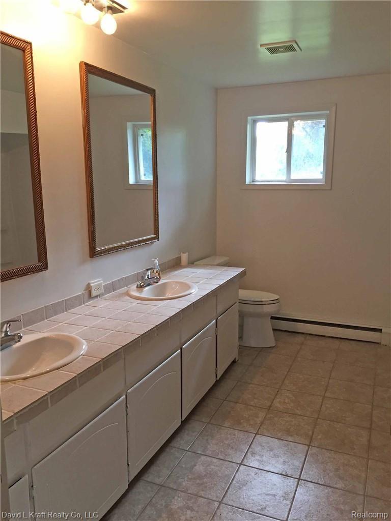 1709 Sand Road Port Austin, MI 48467 - Photo 6 of 10 1709SandBath.jpg