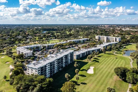 $249,900 | 2420 DC Country Club Boulevard, Unit 205D, Deerfield Beach, FL 33442