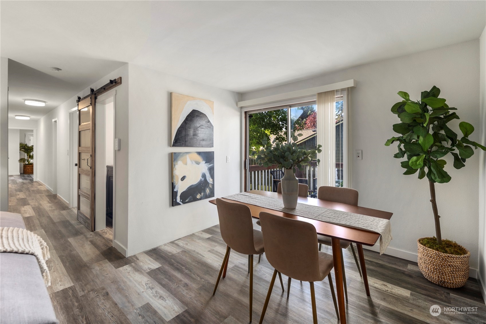 19404 4th Drive Southeast Bothell, WA 98012 - Photo 13 of 33 a view of a livingroom with furniture and window