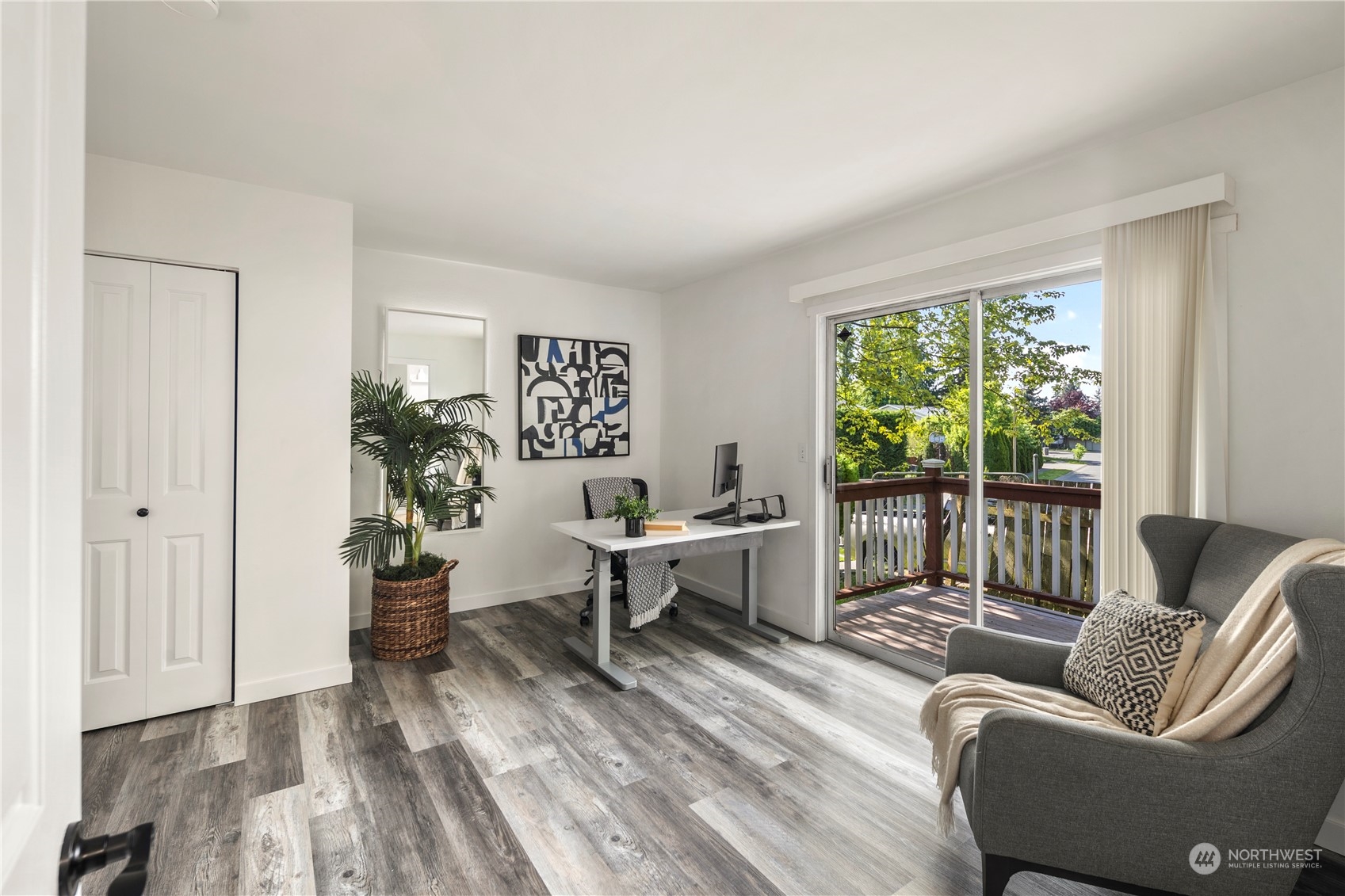 19404 4th Drive Southeast Bothell, WA 98012 - Photo 18 of 33 a living room with furniture and a large window