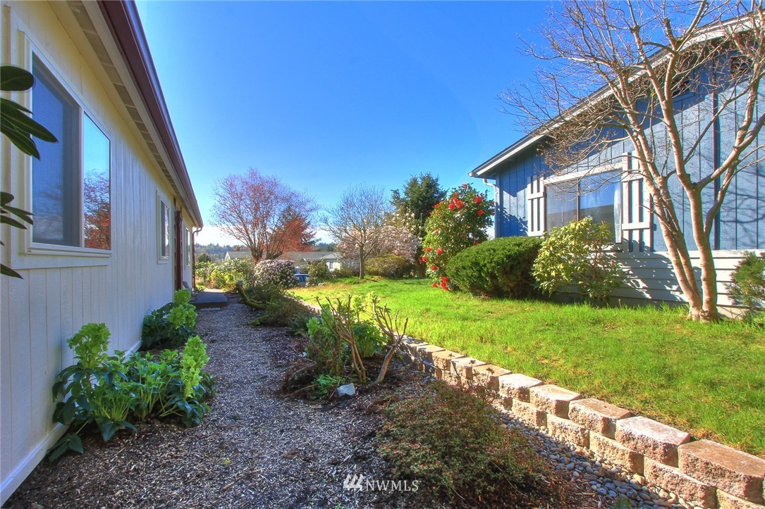 23711 7th Place West Bothell, WA 98021 - Photo 23 of 25