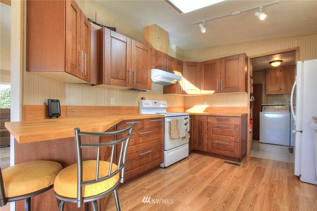 23711 7th Place West Bothell, WA 98021 - Photo 10 of 25