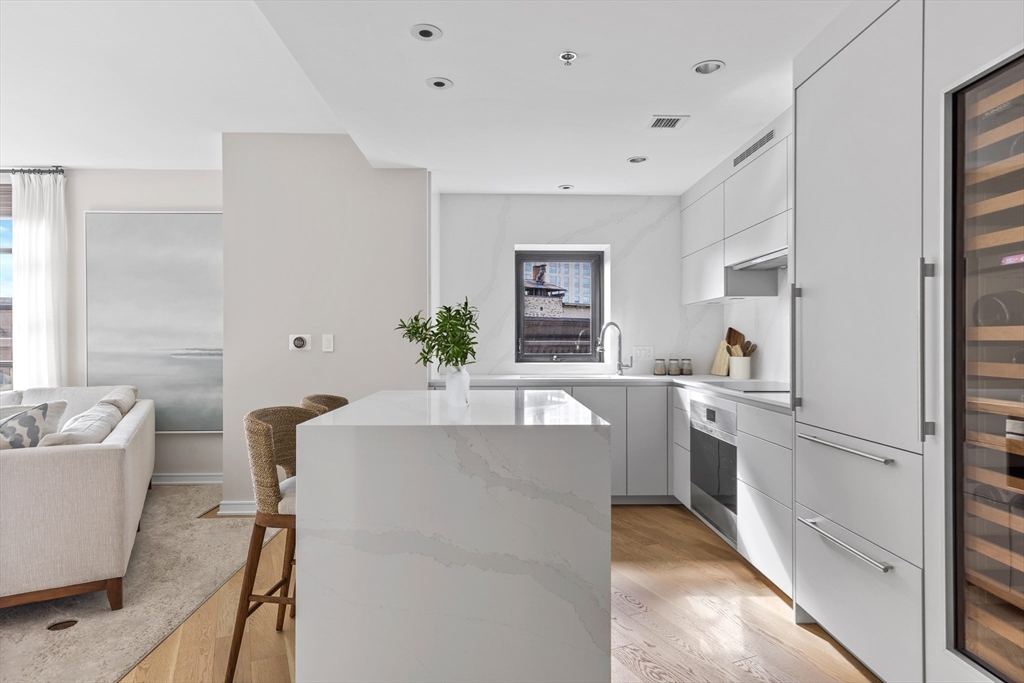 580 Washington Street, Unit 1002 Boston, MA 02111 - Photo 4 of 30