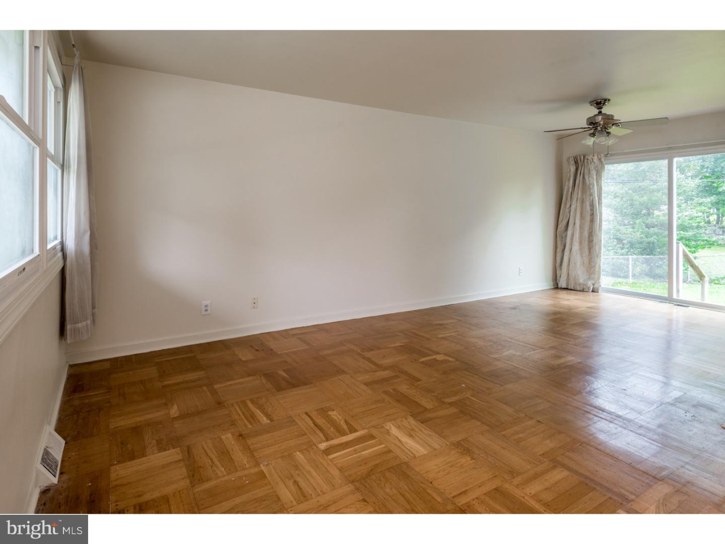 519 Wellington Road Eagleville, PA 19403 - Photo 6 of 23 Living Room