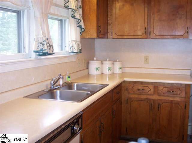 201 Fork Shoals Road Greenville, SC 29605 - Photo 9 of 23 Gallery Image 9