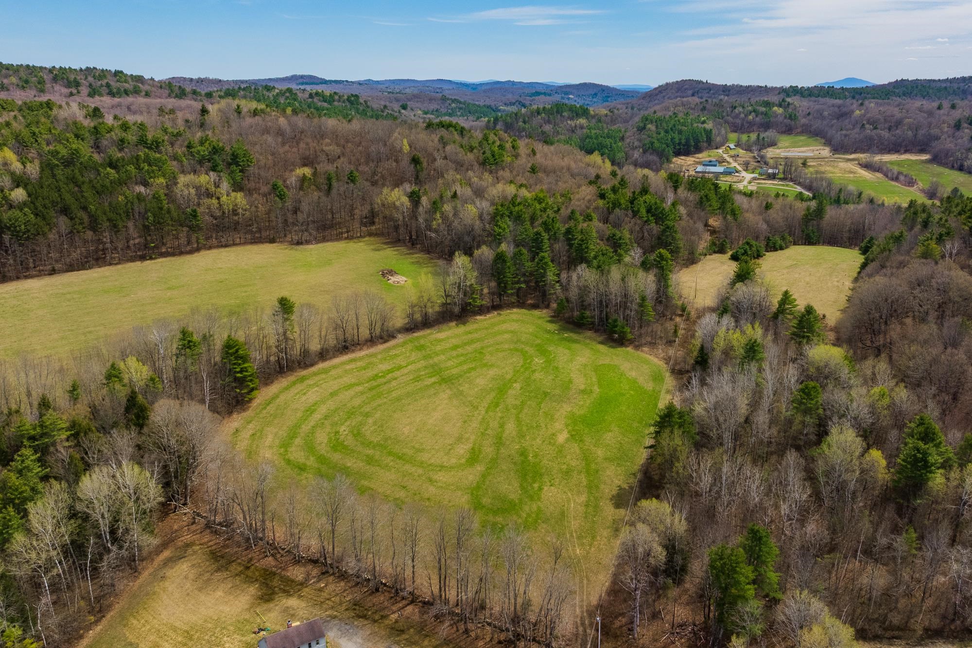 90 Kibling Hill Road Tunbridge, VT 05077 - Photo 2 of 8