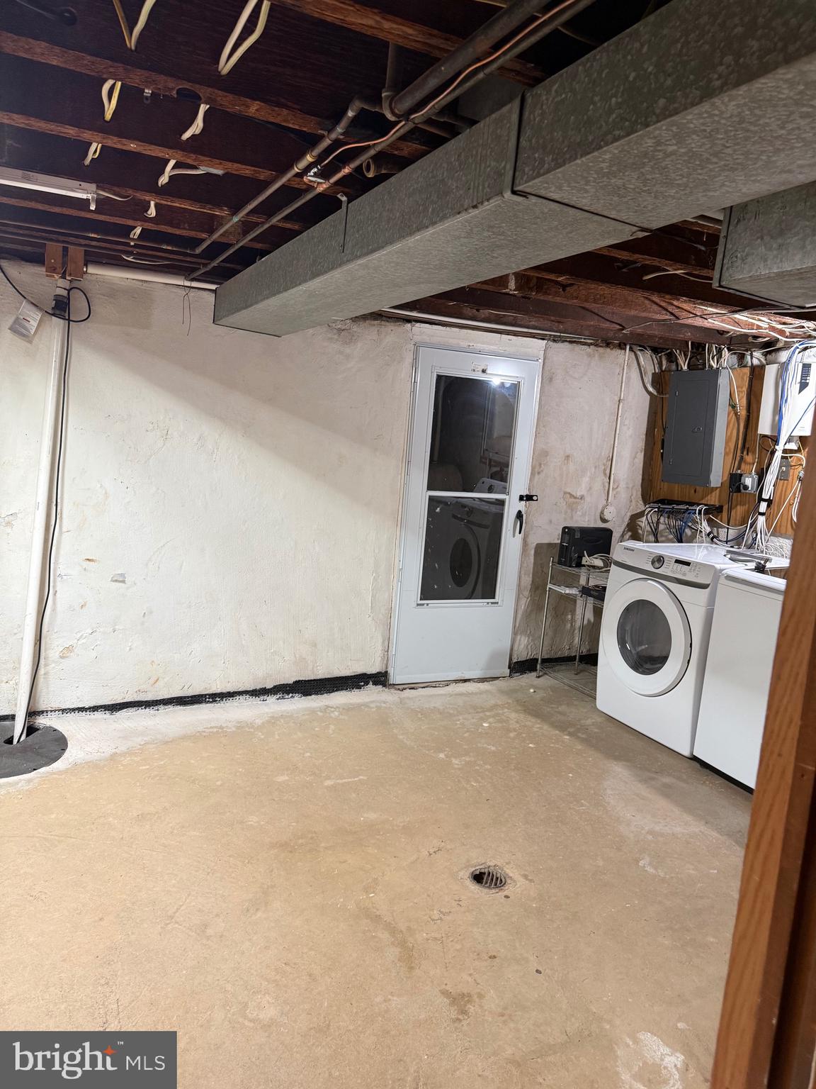 250 East Avon Road Brookhaven, PA 19015 - Photo 52 of 61 a utility room with dryer and washer