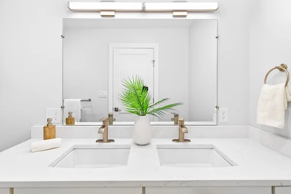 $945,000 | 52 Fisher Avenue, Unit 302, Boston, MA 02120