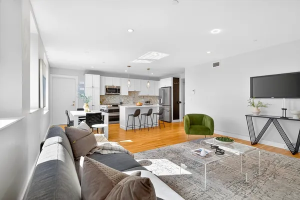 $945,000 | 52 Fisher Avenue, Unit 302, Boston, MA 02120