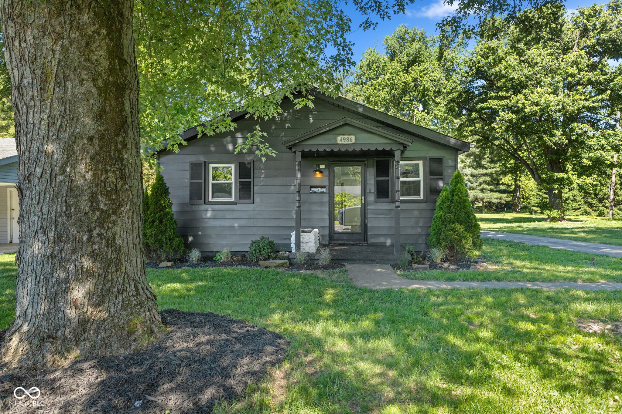 4986 Adkins Street Columbus, IN 47201 - Photo 1 of 25